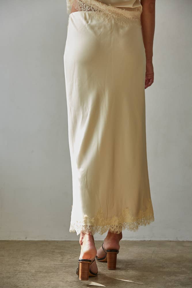 L9524B2 | Woven Polyester Spandex Satin Midi Skirt