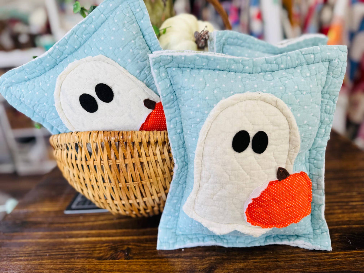 Reclaimed Fabric Ghost Pillow with Quilted Pumpkin – 9 x 12