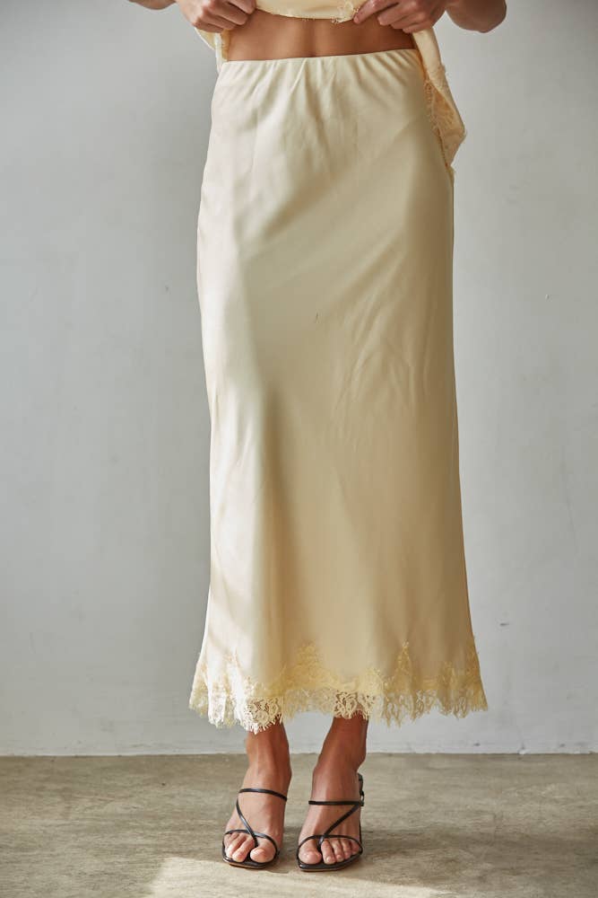 L9524B2 | Woven Polyester Spandex Satin Midi Skirt
