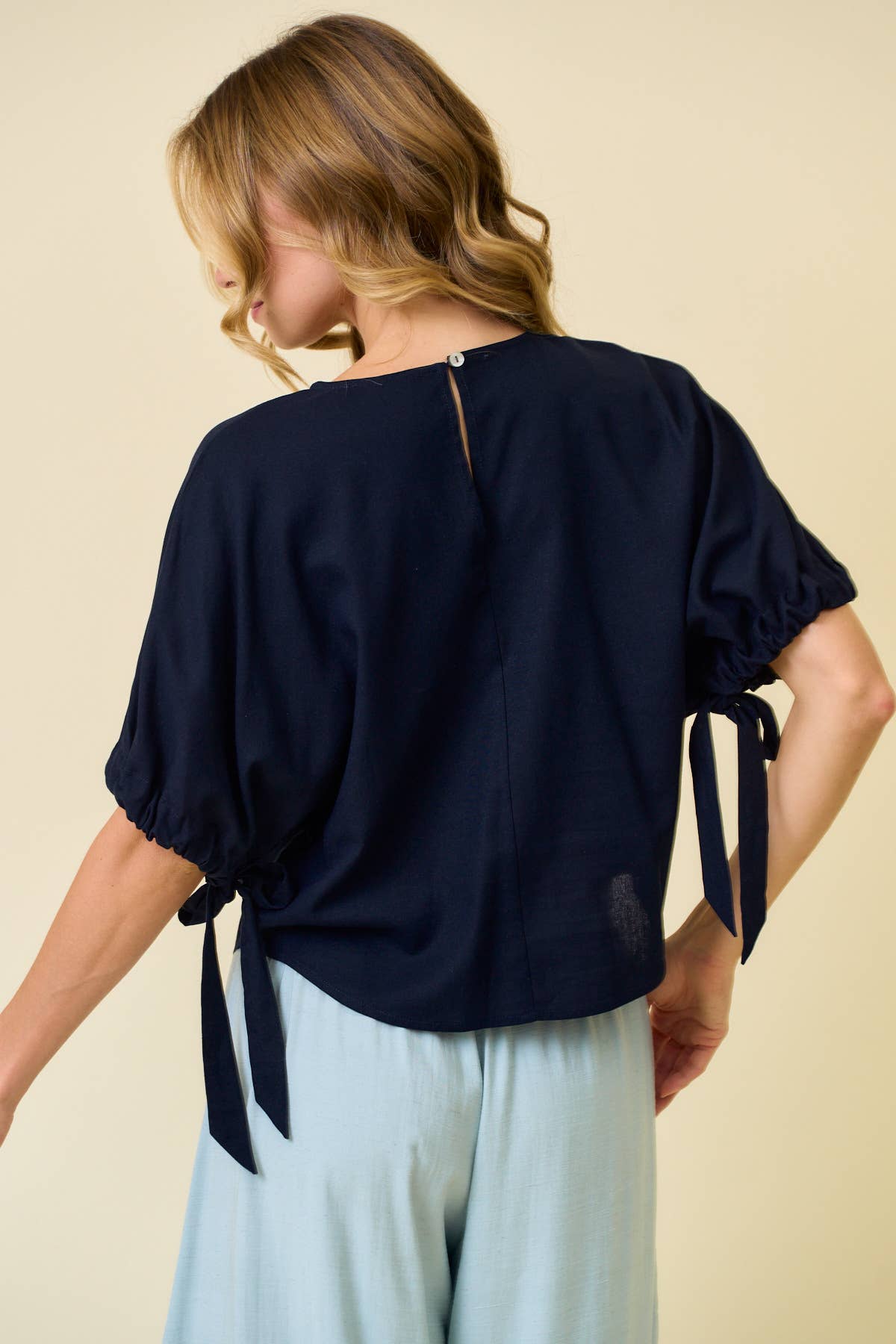 LINEN BLEND SLEEVE TIE DETAIL TOP